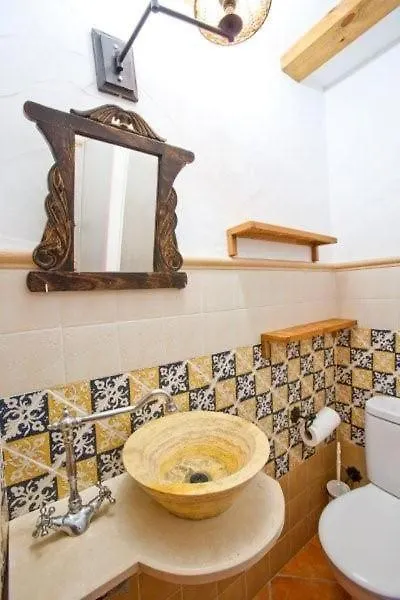 Haus Mit Integrierter Felswand Und Jacuzzi Holiday home Laroya